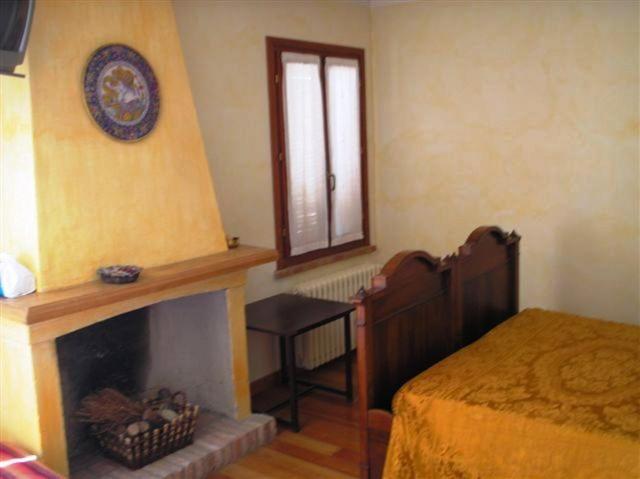 Gasthaus Agriturismo Corte Ponte Dei Tedeschi Ostiglia Zimmer foto